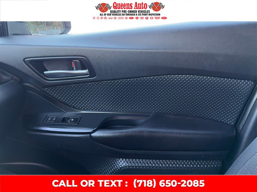 Used 2018 Toyota C-HR XLE FWD image 24