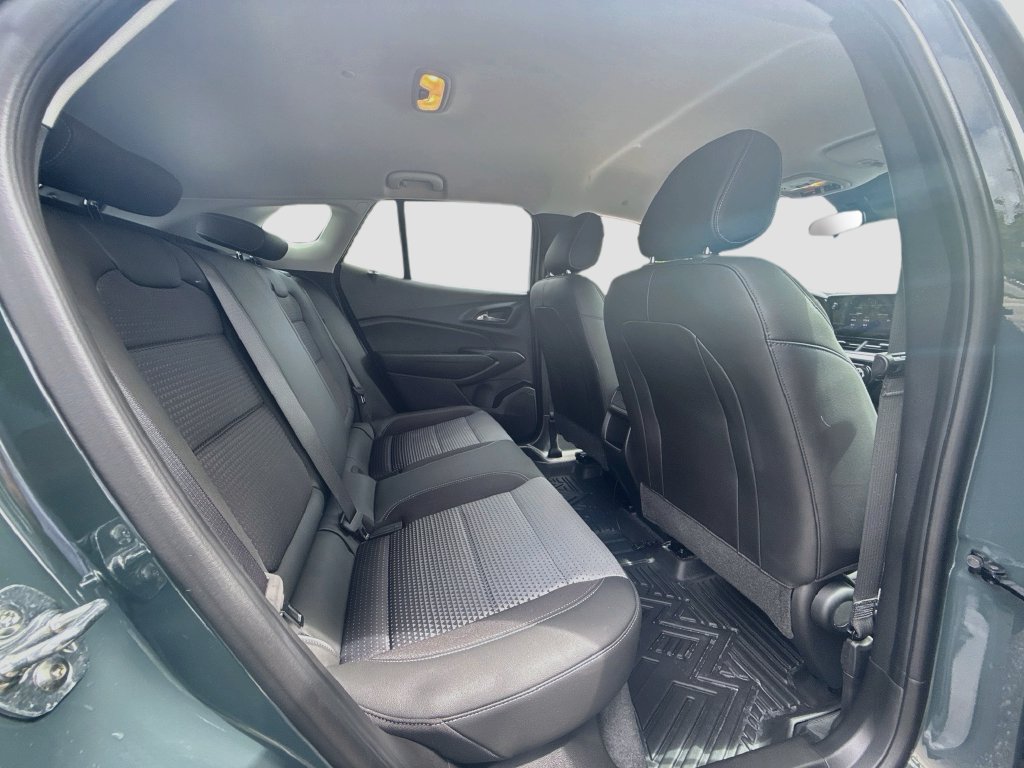 Used 2025 Chevrolet Trax LT w/ Driver Confidence Package FWD image 29