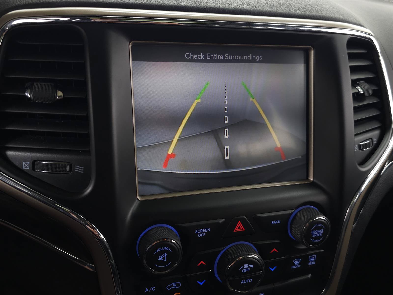 Used 2014 Jeep Grand Cherokee Overland AWD/4WD image 26