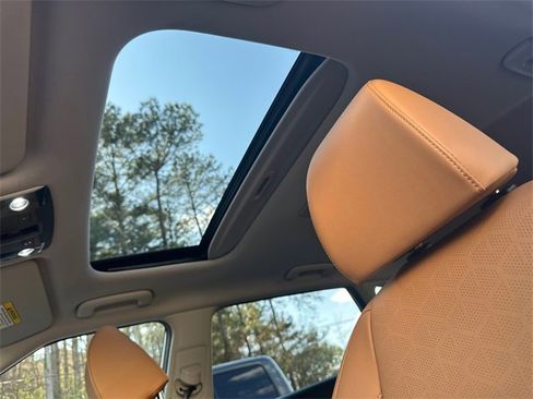 Used 2024 Kia Seltos SX w/ SX Sunroof Package image 28