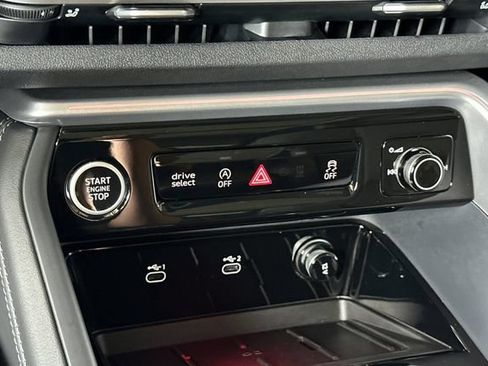 Used 2025 Audi Q5 Premium Plus w/ Premium Plus AWD/4WD image 19