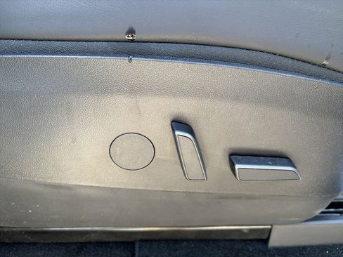 Used 2022 Tesla Model Y Long Range image 29