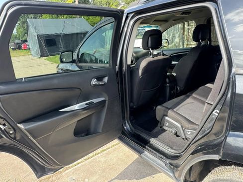 Used 2018 Dodge Journey SE w/ Popular Equipment Group FWD image 17
