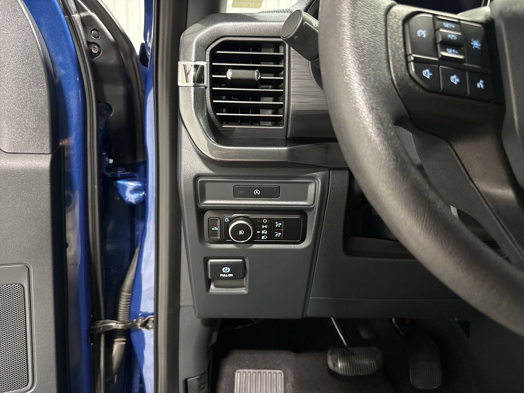 Used 2025 Ford F150 STX w/ Equipment Group 200A RWD image 18