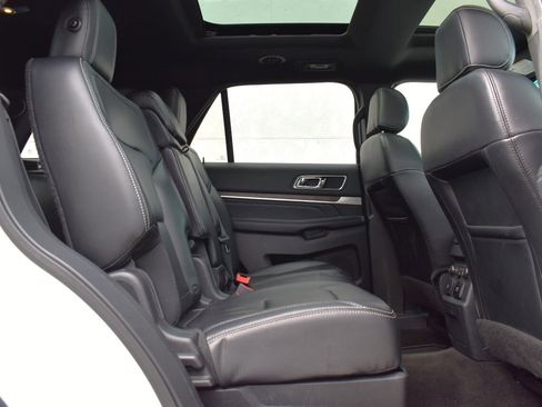 Used 2016 Ford Explorer Limited image 26