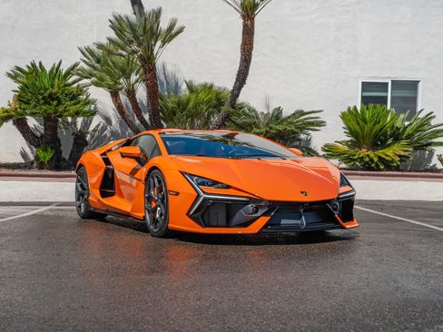 Used 2025 Lamborghini Revuelto image 27