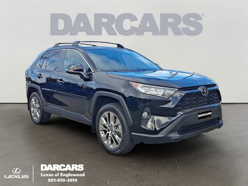 Used 2021 Toyota RAV4 XLE Premium image 1