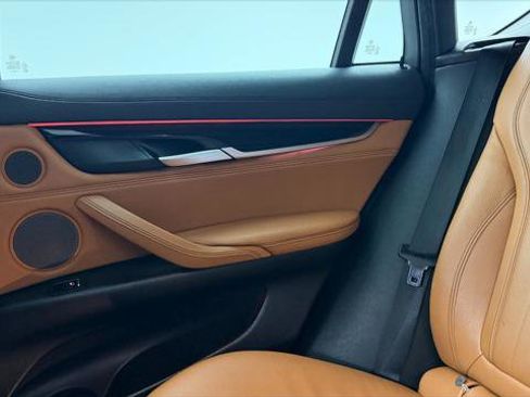 Used 2019 BMW X6 xDrive35i w/ M Sport Package image 16