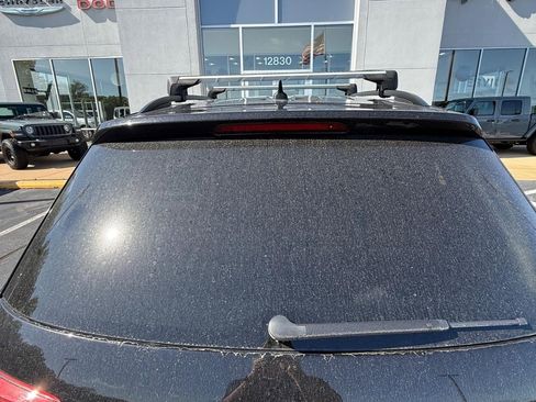 Used 2023 Volkswagen Tiguan SE R-Line FWD image 4