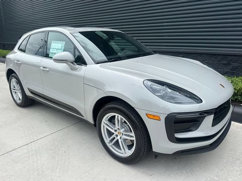 Used 2026 Porsche Macan AWD/4WD image 11