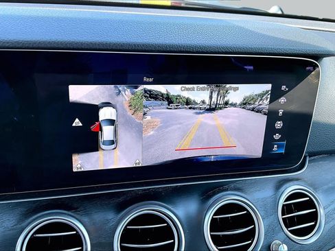 Used 2022 Mercedes-Benz E 350 Sedan image 27