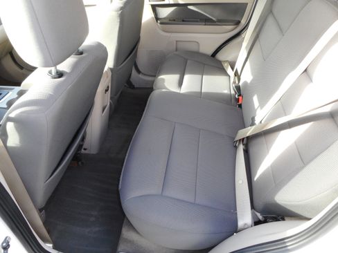 Used 2009 Ford Escape 4WD Hybrid image 17