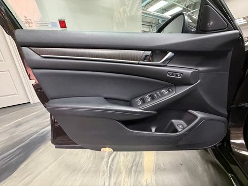Used 2018 Honda Accord Touring image 58