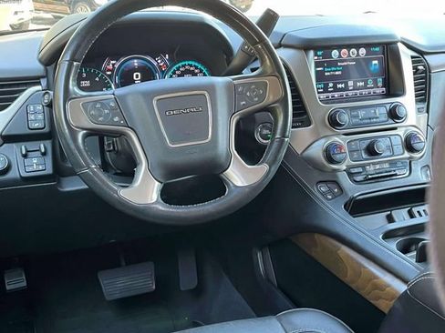 Used 2019 GMC Yukon XL Denali AWD/4WD image 14