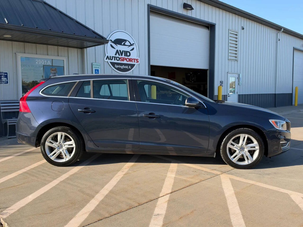 Used 2015 Volvo V60 T5 Premier w/ Convenience Package FWD image 4