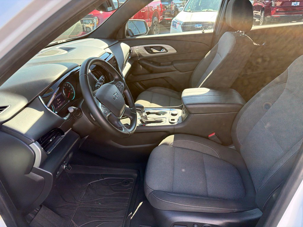 Used 2023 Chevrolet Traverse LT w/ Midnight/Sport Edition AWD/4WD image 11