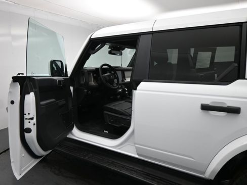 New 2026 Ford Bronco Outer Banks image 8