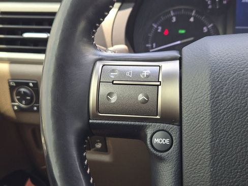 Used 2016 Lexus GX 460 Luxury w/ Preferred Accessory Package AWD/4WD image 27