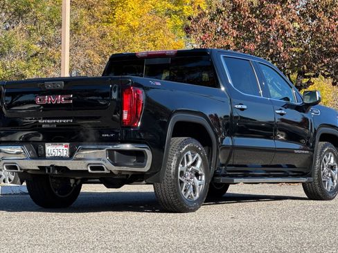 Used 2023 GMC Sierra 1500 SLT w/ SLT Premium Package image 4
