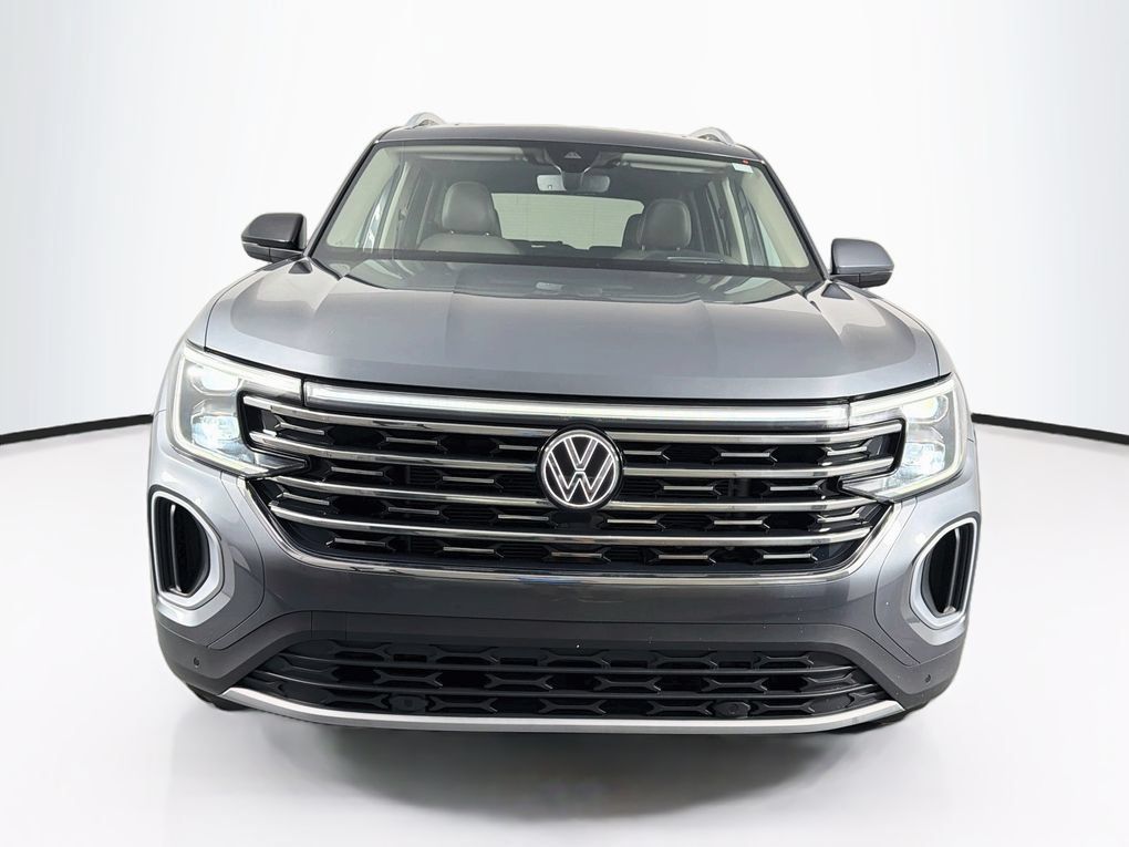 Used 2024 Volkswagen Atlas SEL AWD/4WD image 2