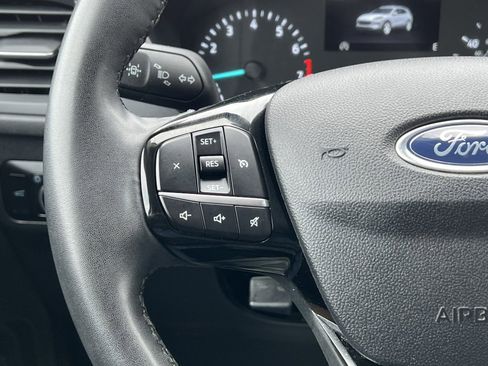 Certified 2022 Ford Escape SE w/ SE Sport Appearance Package image 16