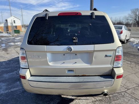 Used 2010 Mercury Mariner V6 AWD 4dr SUV image 4