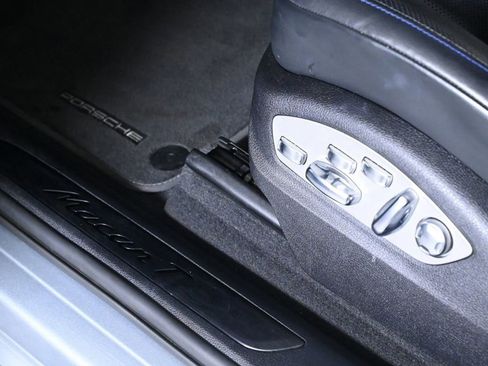Certified 2024 Porsche Macan Turbo AWD/4WD image 22