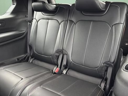 Used 2025 Jeep Grand Cherokee L Limited w/ Luxury Tech Group II AWD/4WD image 24