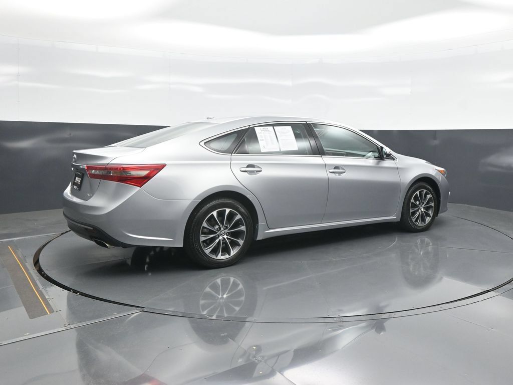 Used 2016 Toyota Avalon XLE FWD image 7