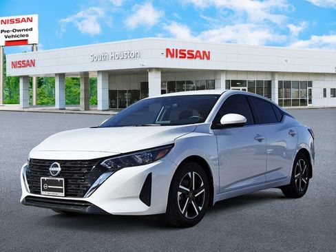 Used 2025 Nissan Sentra SV image 2