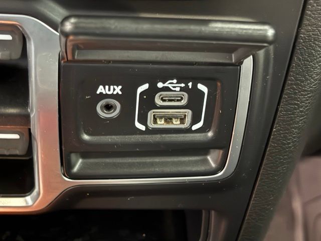 Used 2020 Jeep Gladiator Sport w/ Quick Order Package 24S AWD/4WD image 34