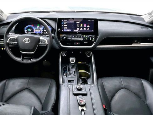 Used 2024 Toyota Grand Highlander Platinum image 21