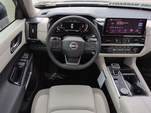 New 2026 Nissan Pathfinder SL image 17