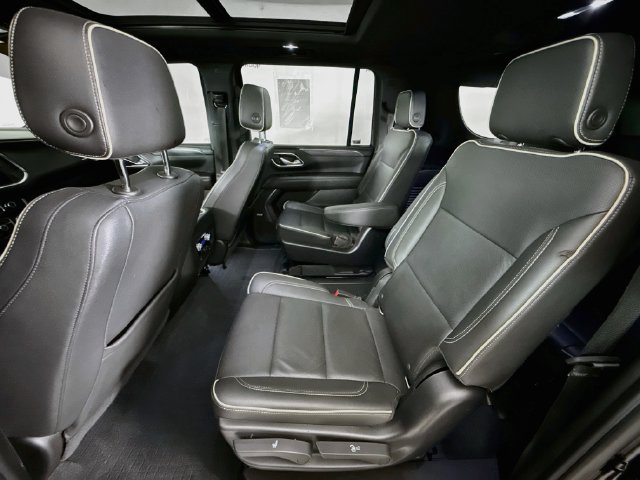 Used 2022 GMC Yukon XL SLT AWD/4WD image 26