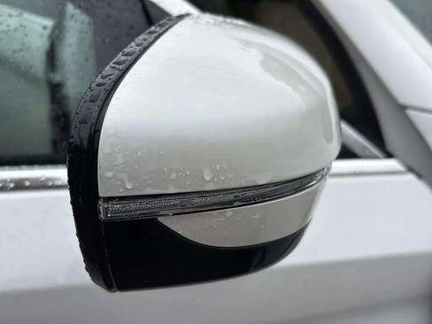 Used 2019 BMW 530i w/ Convenience Package image 27