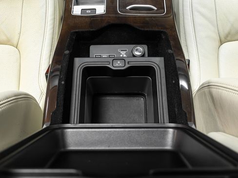 Used 2019 Land Rover Range Rover Long Wheelbase Autobiography image 30