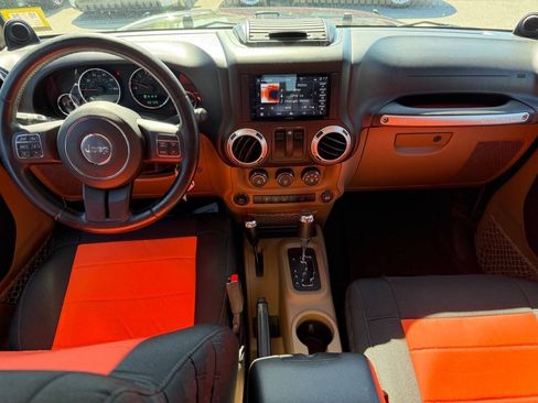 Used 2012 Jeep Wrangler Sahara w/ Connectivity Group AWD/4WD image 19