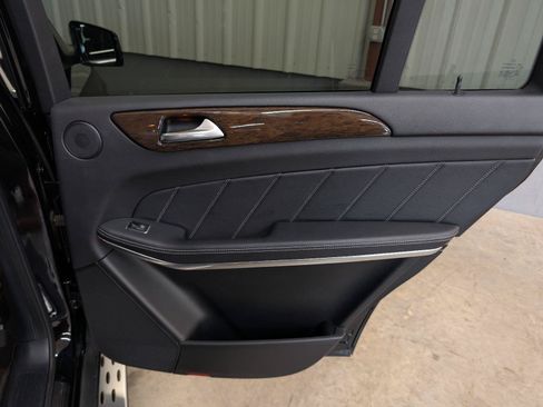 Used 2014 Mercedes-Benz GL 450 4MATIC image 40