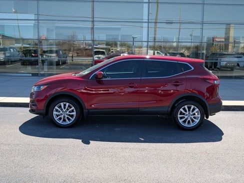 Used 2021 Nissan Rogue Sport S image 2
