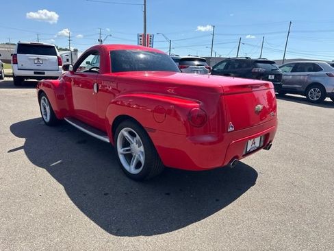Used 2006 Chevrolet SSR w/ Preferred Equipment Group RWD image 5