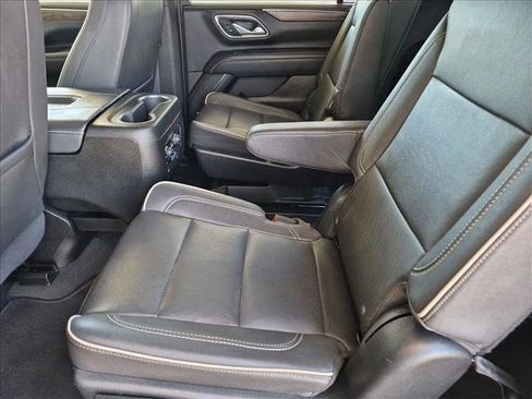 Used 2023 Chevrolet Suburban Premier AWD/4WD image 19