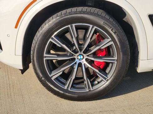 Used 2023 BMW X5 M50i w/ Climate Comfort Package image 10