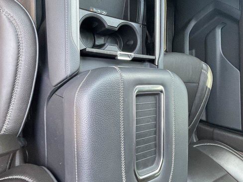 Used 2022 GMC Yukon Denali AWD/4WD image 24