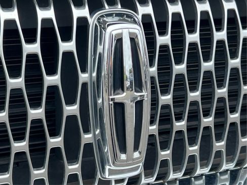 Used 2022 Lincoln Corsair AWD w/ Equipment Group 101A image 35