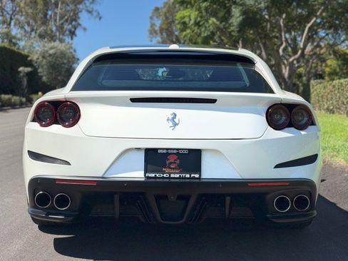 Used 2017 Ferrari GTC4Lusso image 4
