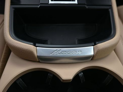 Certified 2026 Porsche Macan AWD/4WD image 17