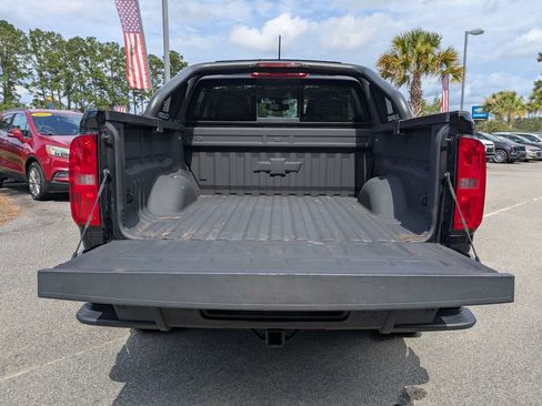 Used 2021 Chevrolet Colorado Z71 w/ Z71 Midnight Edition AWD/4WD image 13