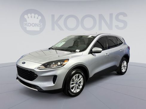 Used 2020 Ford Escape SE image 1