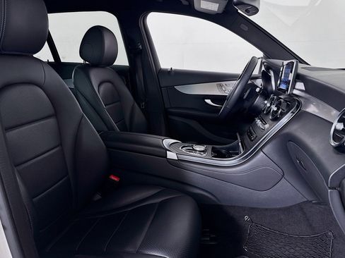 Used 2019 Mercedes-Benz GLC 300 image 6