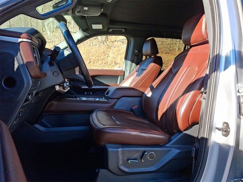 Used 2024 Ford Expedition Limited image 13